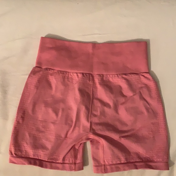 Gymshark Seamless Shorts - Picture 2 of 4